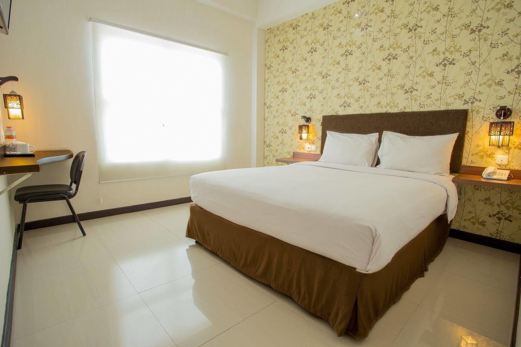 Tree Hotel Makassar Esterno foto