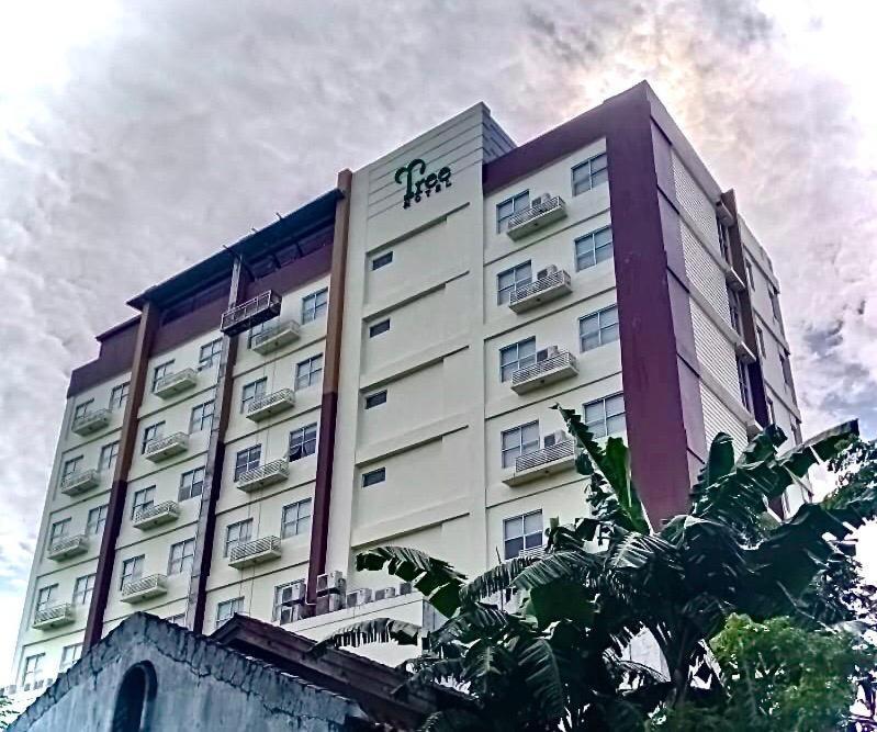 Tree Hotel Makassar Esterno foto